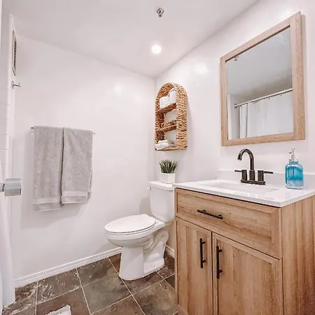 Modern Studio - Heart Of Waikiki With Parking! Honolulu Exterior photo
